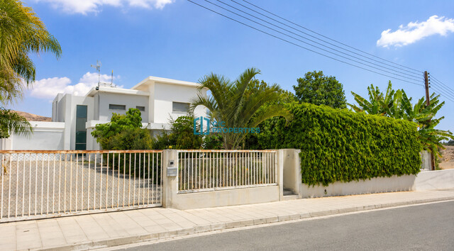 For Rent - 3 Bedroom Villa with 1000m2 Plot in Avdellero Area of Larnaca – photo 1