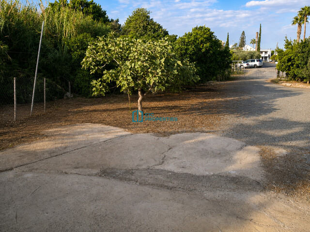 detachedHouse-6a0d775a72ac2.jpg