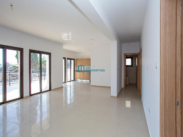 Spacious 2 Bedroom Tersefanou Apartment in Gated Complex with Communal Pool – photo 2