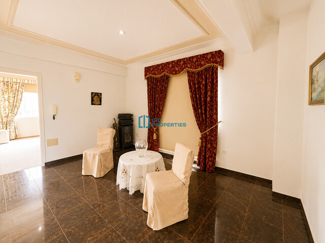 detachedHouse-6a141de36f48e.jpg
