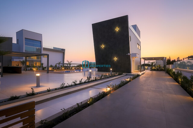 Luxury 4 Bedroom Ayia Thekla Villa with Private Pool & Roof Garden - Walking Distance To The Beach – photo 41