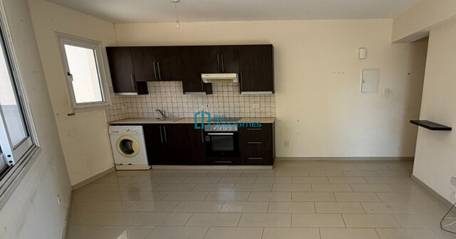 Bright 2 Bedroom Oroklini Apartment with Mountain Views – photo 2