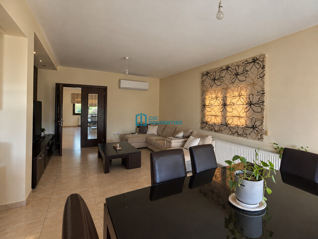 Spacious 4 Bedrooms Detached House in Peaceful Livadia Larnakas – photo 5