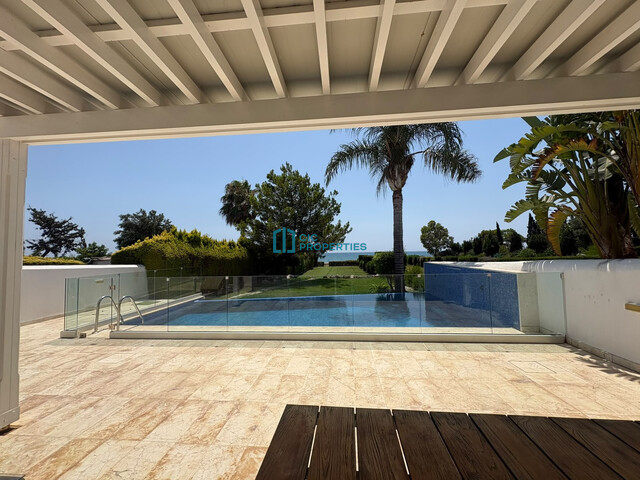 Sea Front Villa With Private Pool in Perivolia, Larnaca – photo 38