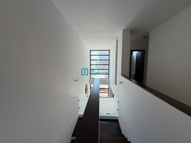 detachedHouse-6a6c65f45a733.jpg