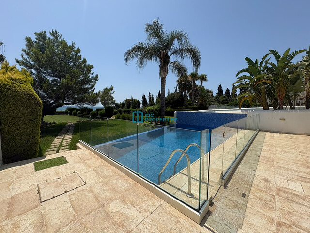 Sea Front Villa With Private Pool in Perivolia, Larnaca – photo 45