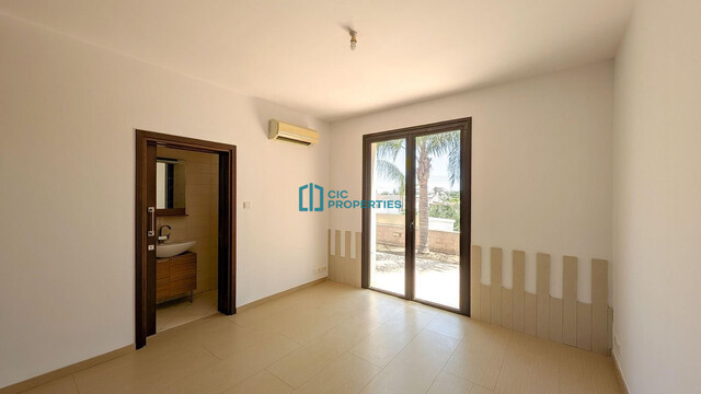Four-Bedroom mansion in Livadia, Larnaca – photo 20