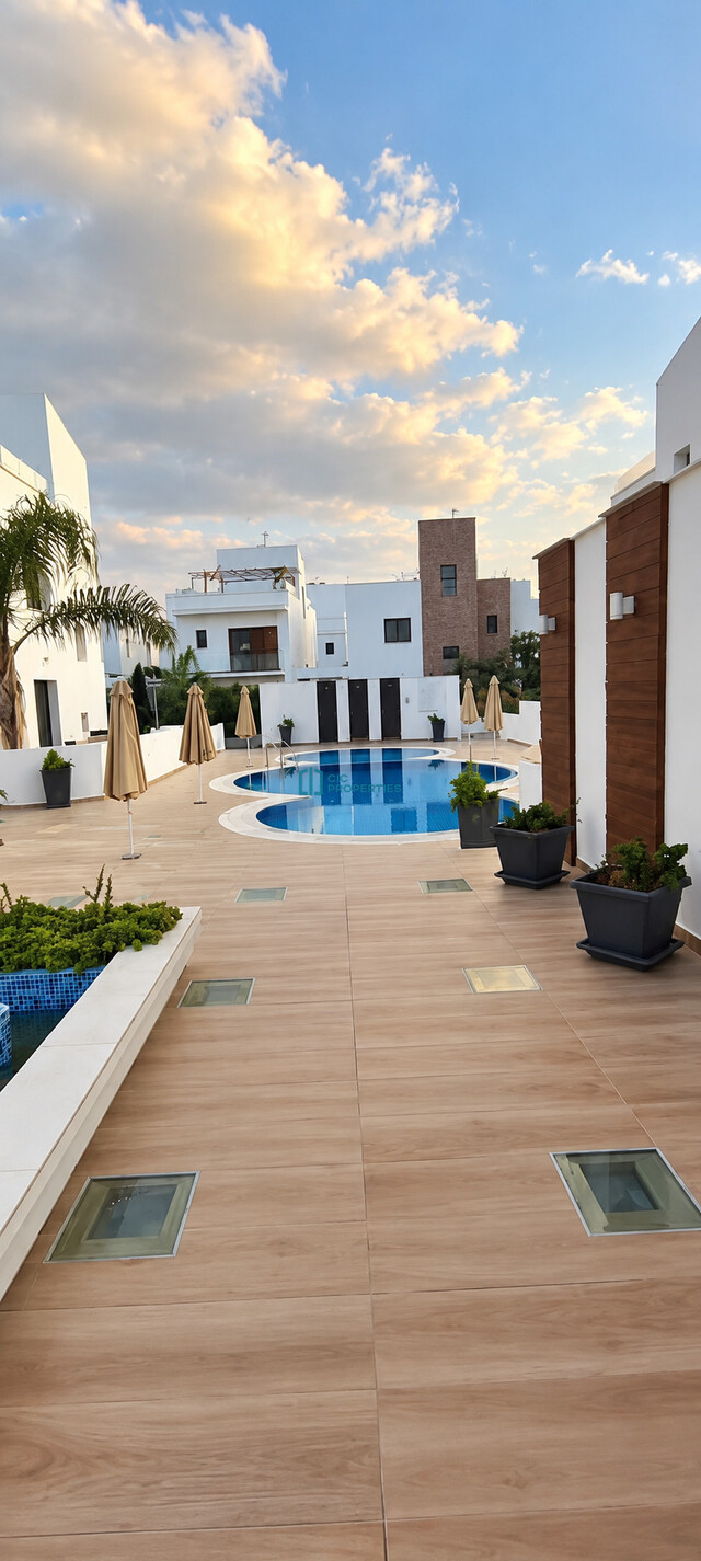Modern 4 Bedroom House in Gated Community For Sale in Oroklini Area of Larnaca – photo 1