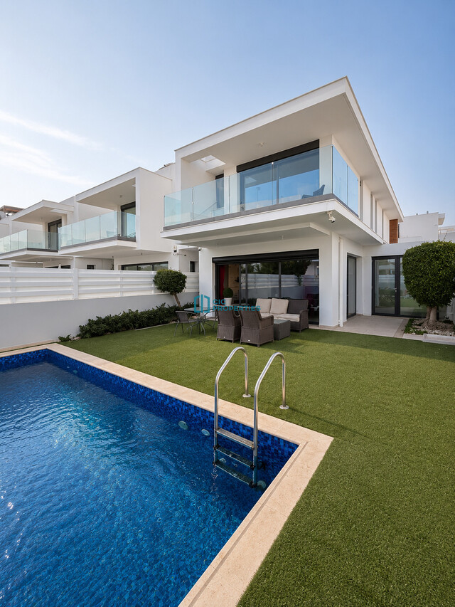 Fully Furnished 4 Bedroom Villa with Heated Swimming Pool in Sunny Livadia Area - Larnaka - For Rent – photo 2