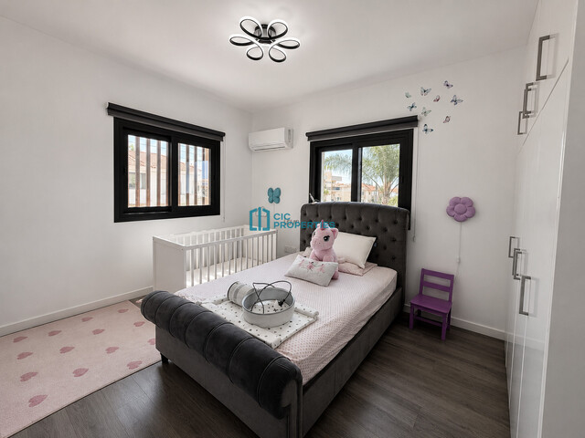 Recently Renovated - Three Bedroom + 1 Office  Detached House in Oroklini With Private Pool And Landscaping Garden Area – photo 27