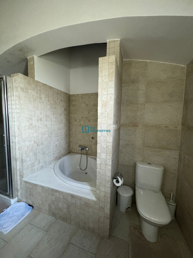 Spacious 4 Bedroom House in Aradippou for Sale – photo 27