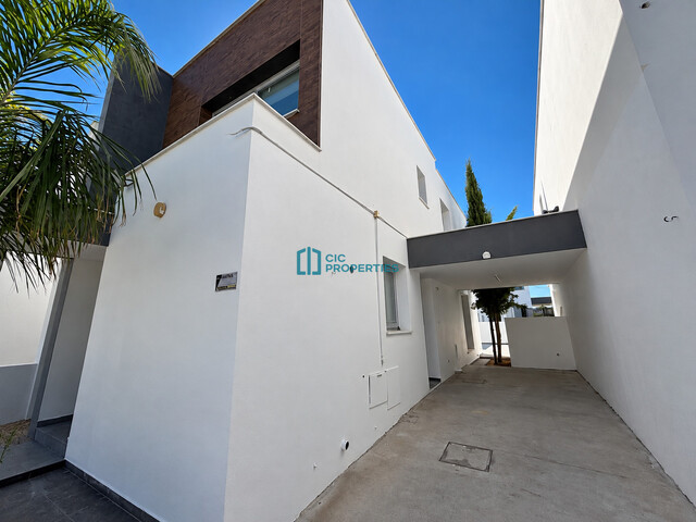 For Rent - Spacious 3 Bedroom House in Oroklini Area with Private Pool – photo 19