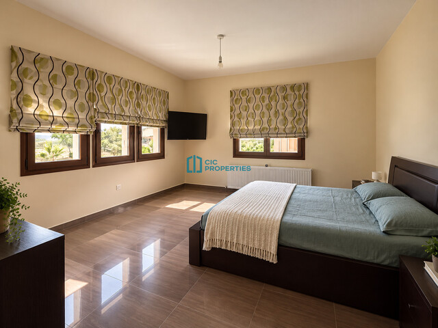 Spacious 4 Bedrooms Detached House in Peaceful Livadia Larnakas – photo 12