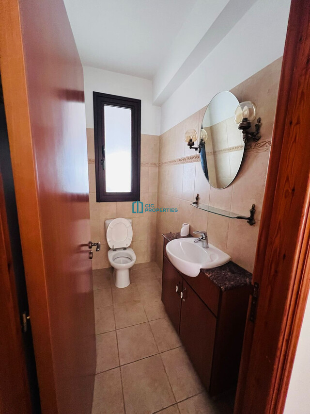 detachedHouse-6a8d8405aff0c.jpg
