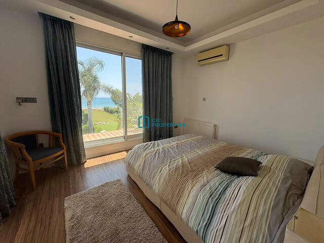 Sea Front Villa With Private Pool in Perivolia, Larnaca – photo 16