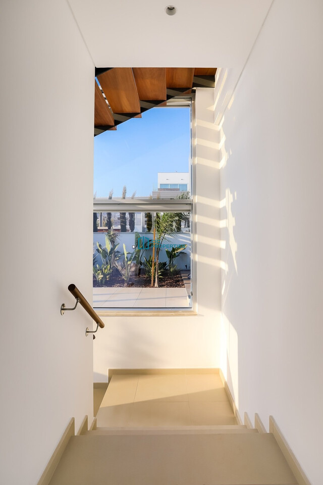 Luxury 4 Bedroom Ayia Thekla Villa with Private Pool & Roof Garden - Walking Distance To The Beach – photo 32