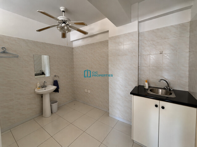 Spacious 90 m2 Office in City Center - Larnaca - For Rent – photo 7