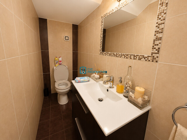 detachedHouse-6a59d77b7fc12.jpg