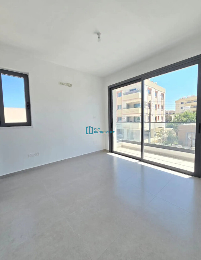 Modern 2 Bedroom Apartment in Lively Port Area – photo 3