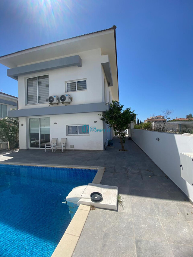 Spacious Four Bedroom House with Private Pool – photo 9