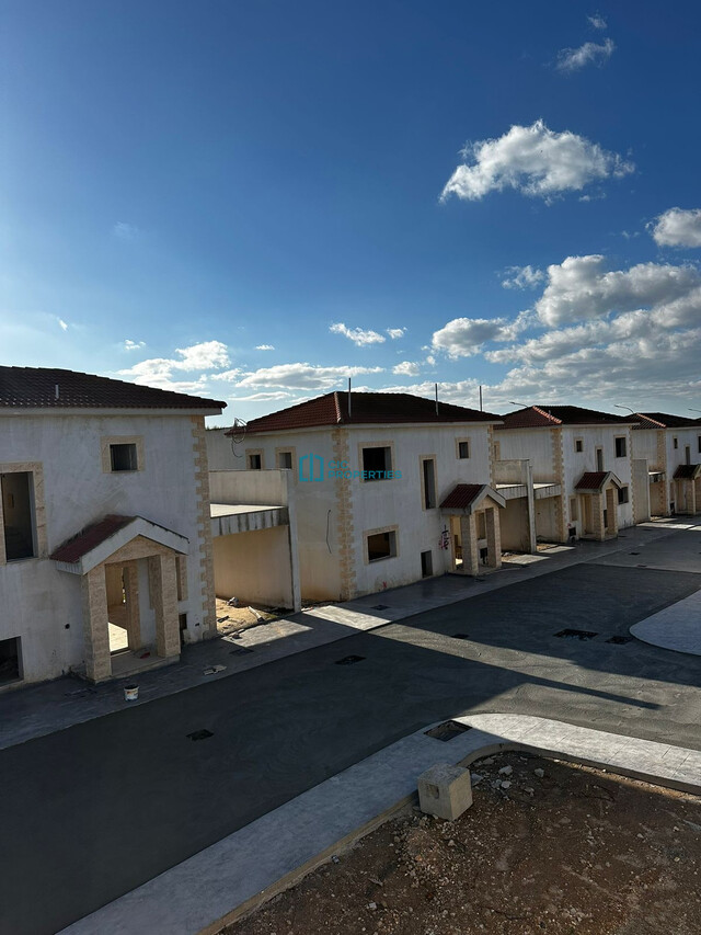 detachedHouse-6a0c30d5a9bea.jpg