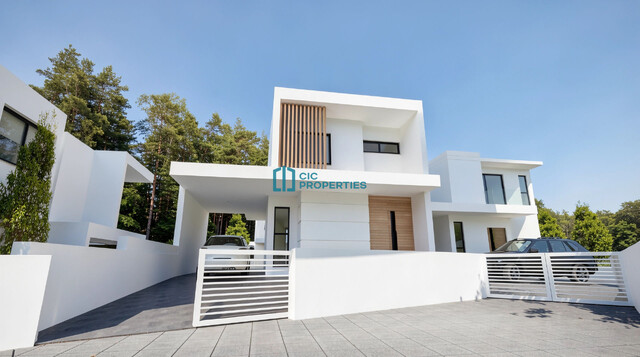 3 Bedroom Villa in Aradippou Area of Larnaca with Spacious Veranda Area and Backyard – photo 1