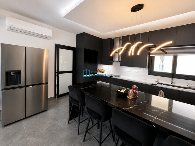 Recently Renovated - Three Bedroom + 1 Office  Detached House in Oroklini With Private Pool And Landscaping Garden Area – photo 8