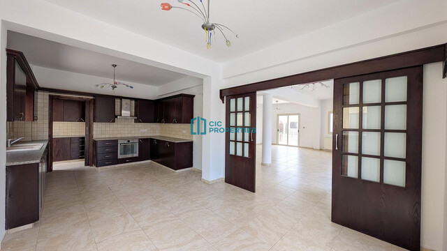 complexLiving-6a5accdb9e557.jpg