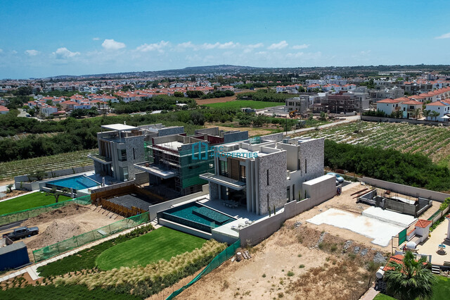 complexLiving-6a7055972d216.jpg