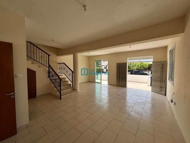 detachedHouse-6a8d5150698e8.jpg