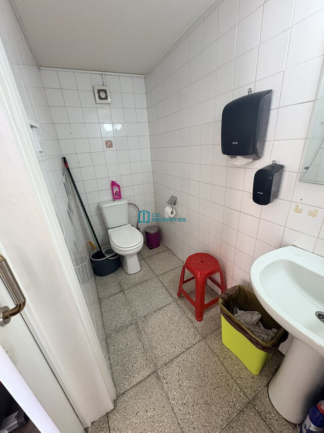 Ground Floor Shop For Rent in Lively Livadia Area - On Main Road – photo 6