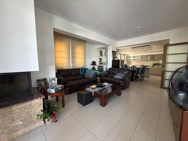 detachedHouse-6a6c65f44528e.jpg