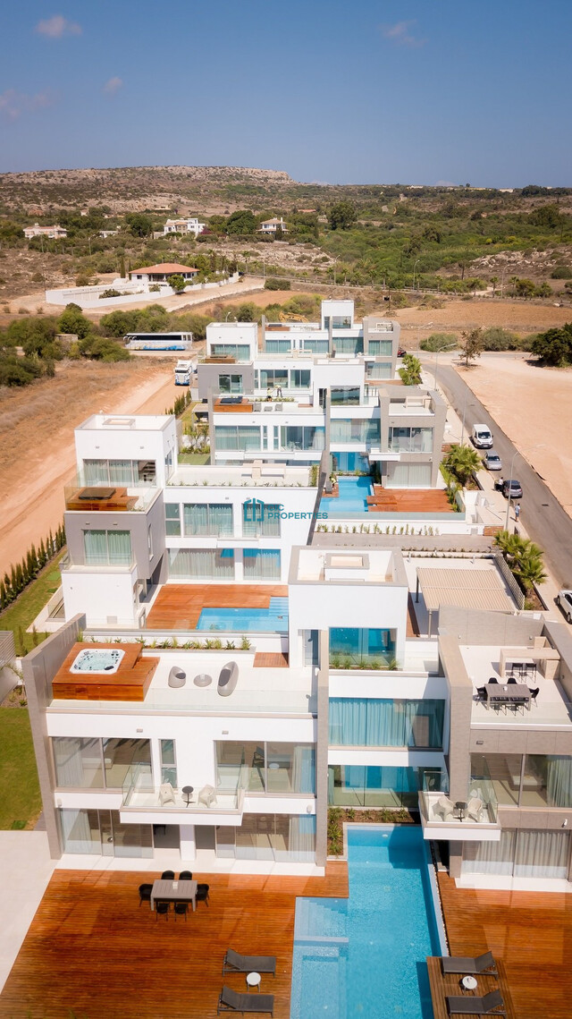 Luxury 3 Bedroom & 5 Bathrooms  Villa in Ayia Thekla of Famagusta Area  with Private Pool Sitting on a Big Plot – photo 29