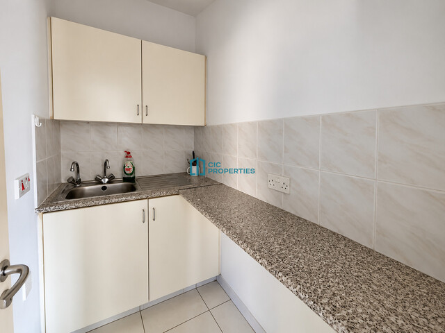 Spacious 90 m2 Office in City Center - Larnaca - For Rent – photo 6