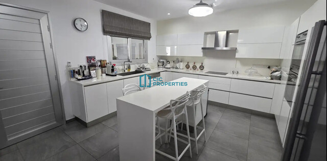 Spacious 3 Bedroom Semi-Detached House in Agios Nikolaos Area with Modern Feautures and Indoor Fireplace – photo 5
