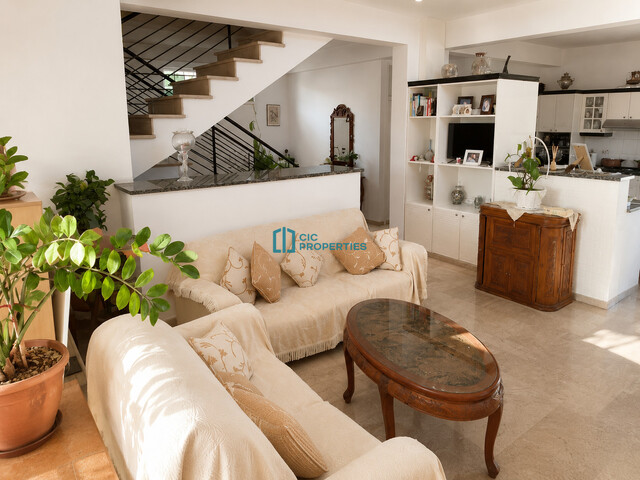 detachedHouse-6a0d775aa98b4.jpg