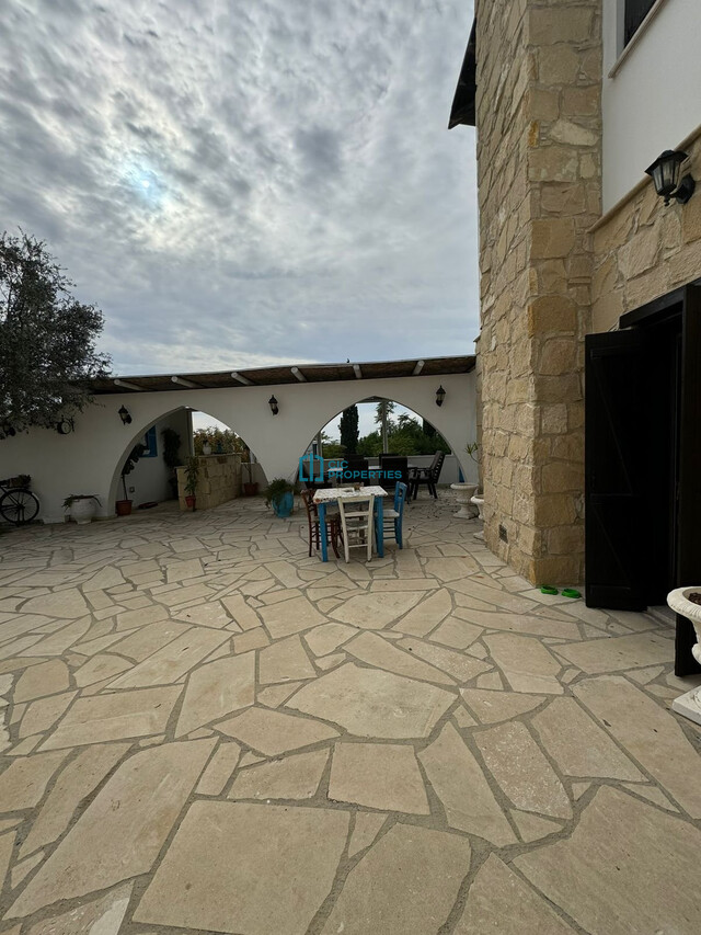 Spacious 4 Bedroom House in Aradippou for Sale – photo 38