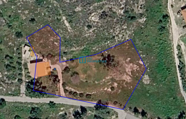 Spacious Residential Field in Kalavasos Area of Larnaca - For Sale – photo 1