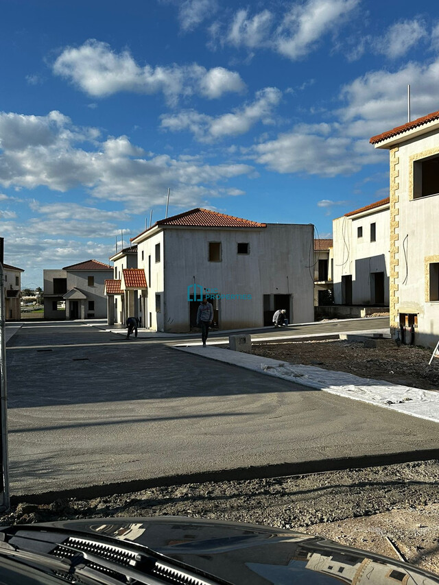detachedHouse-6a0c30d572656.jpg