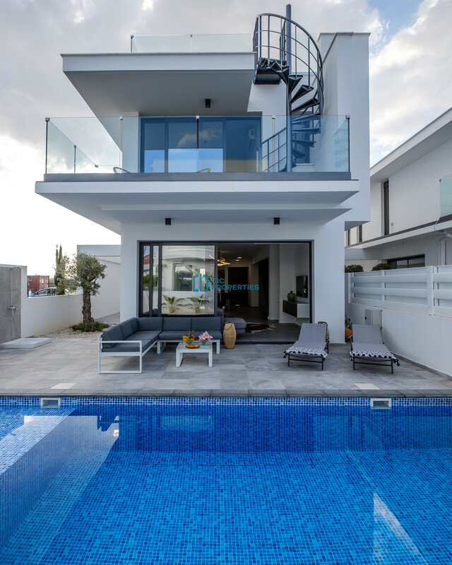 complexLiving-6a71aff174553.jpg