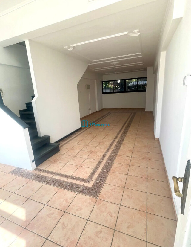 Immediate Passive Income Mixed Use Space  - in Central Chrisopolitisa Area - On Main Road – photo 2