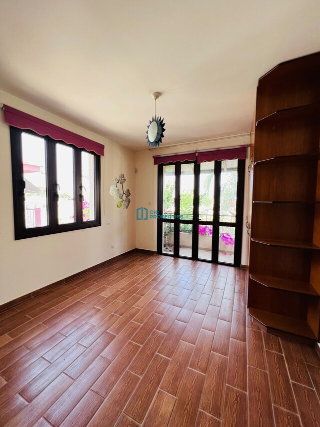 detachedHouse-6a8d8405cac7a.jpg