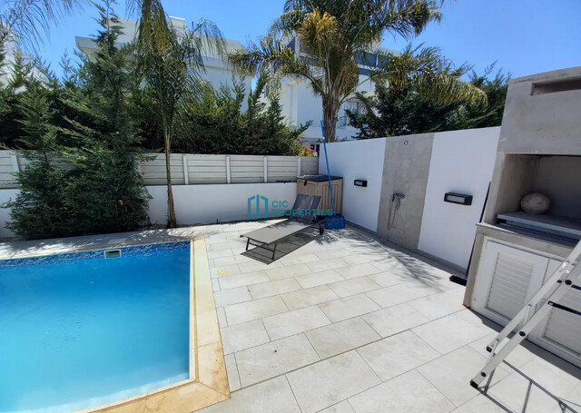 detachedHouse-6a21308251656.jpg