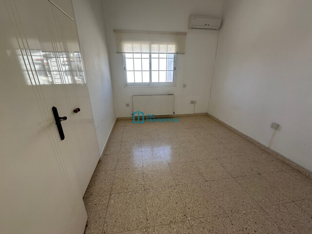 detachedHouse-6a228f7342eec.jpg