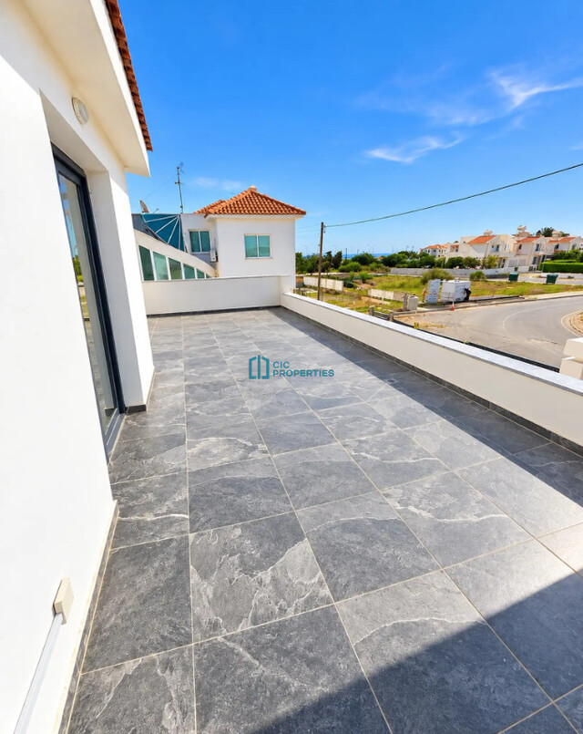 Spacious Modern 4 Bedroom Bungalow on  Dhekelia Road - Oroklini Touristic Area – photo 13