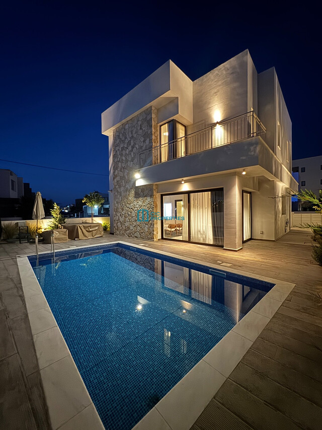 Modern Fully Furnished 4  Bedroom Oroklini Villa with Private Pool – photo 1