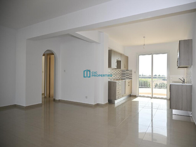 Three Bedroom Pyla Apartment with Communal Pool Access in a Gated Complex – photo 2
