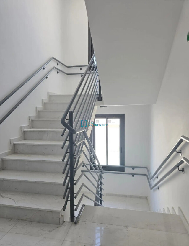 Modern 2 Bedroom Apartment in Lively Port Area – photo 11