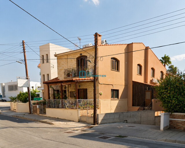 semiDetachedCottage-6a0ef23fe252c.jpg