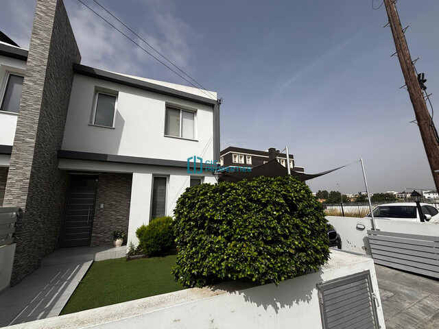 semiDetachedCottage-6a02d021bc8af.jpg